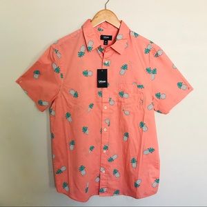 NWT Men’s Coral Funky Pineapple Button Up Shirt